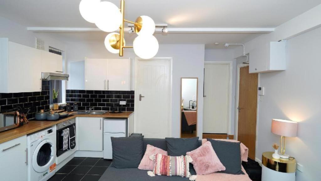 Beautiful Apartment In Sussex Gardens Londres Extérieur photo